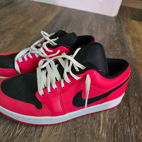 Womens size 9.5 Jordans - Picture 4 of 4